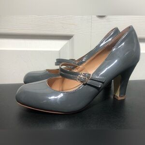 Journee Collection ladies Gray Patent Leather Shiny Mary Jane High Heels Size 9